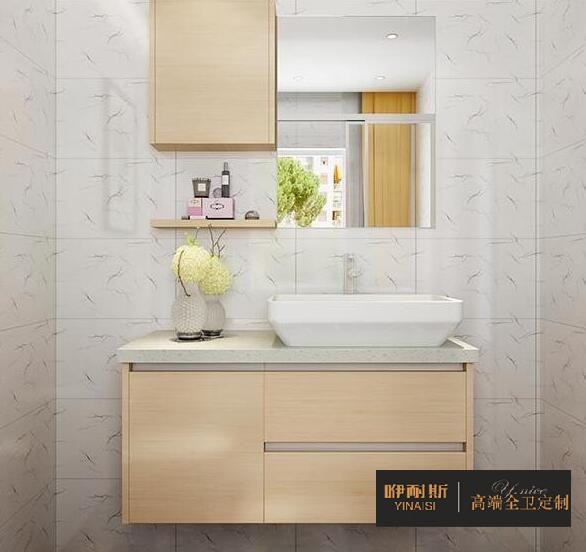 小巧的吊柜，滿足衛(wèi)生間日常收納;設(shè)置隔板，方便洗漱用品擺放。